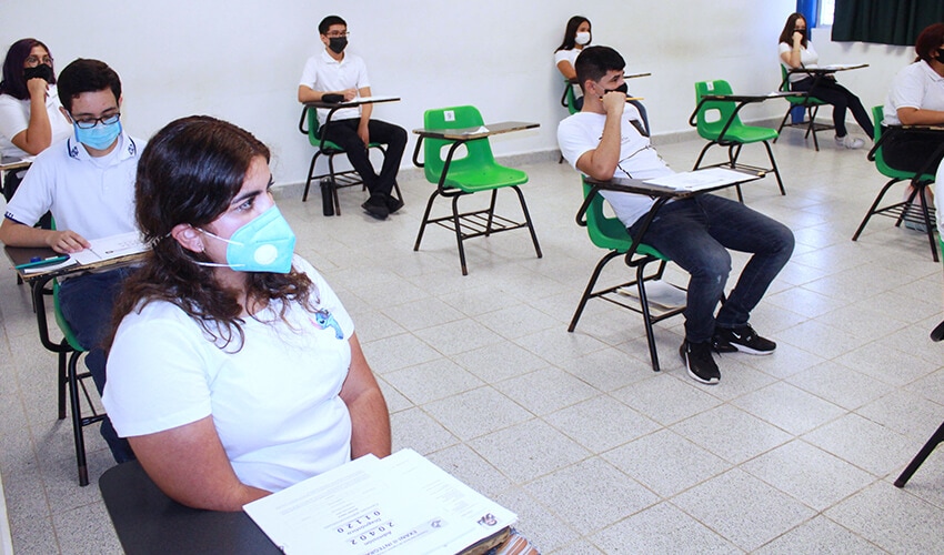 Presentan examen Ceneval aspirantes a ingresar a la UPRR
