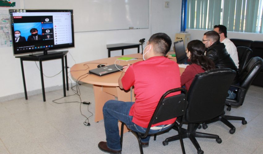 Alumnos presentan su informe de Estancia