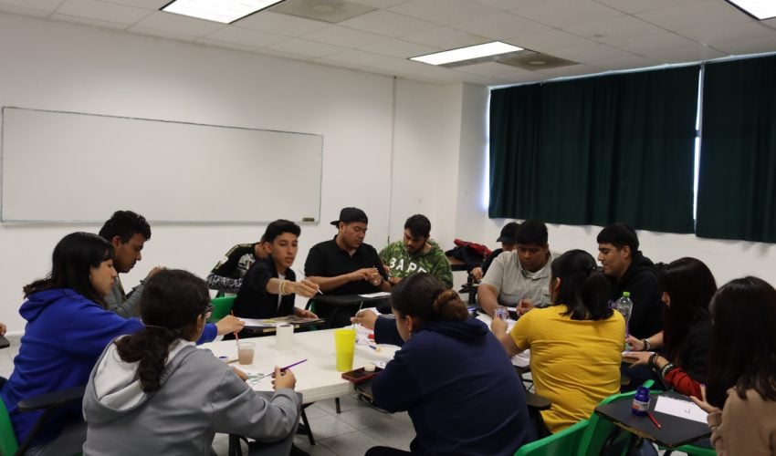 Talleres de Música, Pintura, Ajedrez y Lectura: Un Espacio de Creatividad y Aprendizaje en la UPRR.