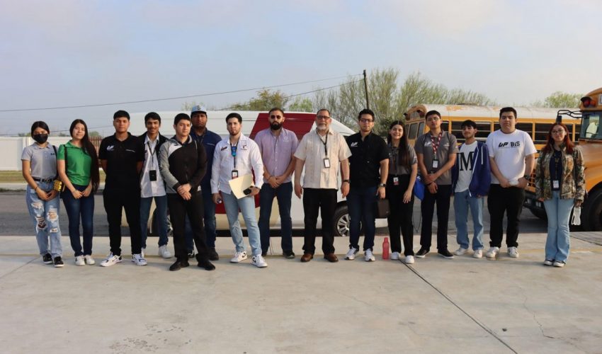 Participación de la comitiva de estudiantes de los 3 Programas Educativos en el “1er. Magno Evento de Ciencia, Tecnología e Innovación”