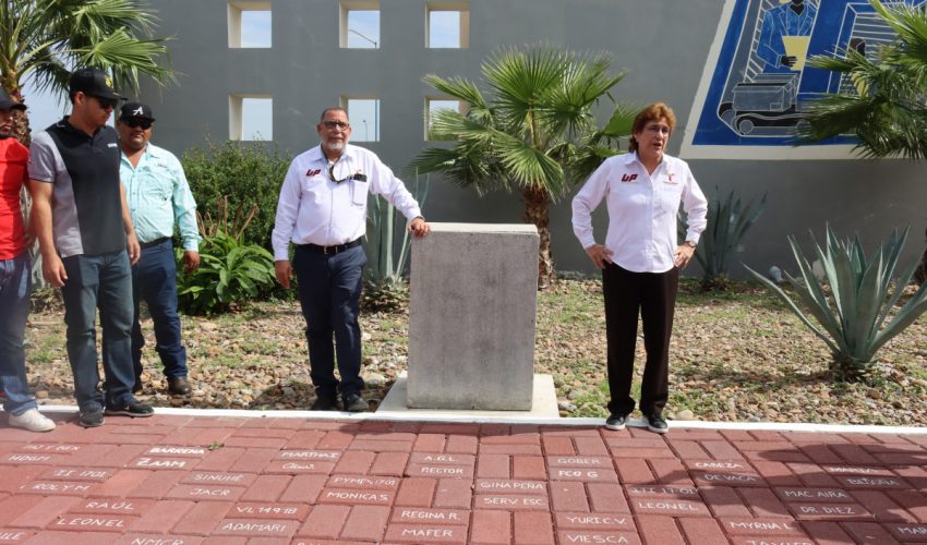 Apertura de la cápsula del tiempo